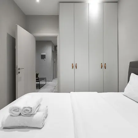 Cosmopolitan, Nilie Hospitality Mgmt Салоники